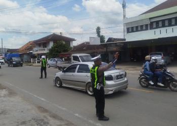 Antisipasi Lonjakan Kendaraan, Polisi Atur Lalu Lintas di Sejumlah Titik Strategis di Lampung Utara
