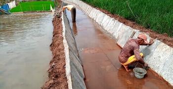 Pembangunan Peningkatan Jaringan Irigasi Wai Tulung Sindangsari, Asal Jadi?