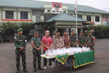 PSMTI Lampung Bersama Kodim 0410/KBL Bagikan Takjil Kepada Masyarakat Sekitar