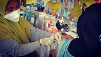 Gelar Vaksinasi di Pasar Bambu Kuning, Banyak Masyarakat yang Enggan Vaksin-Rapid Antigen
