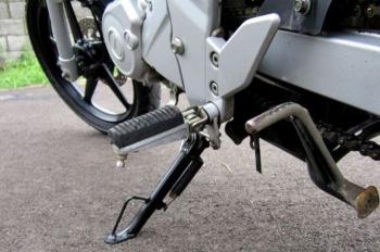 Dampak Mematikan Motor Dengan Standar Samping
