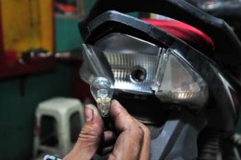 Bohlam Depan Sering Putus? Begini Triknya Biar Awet 