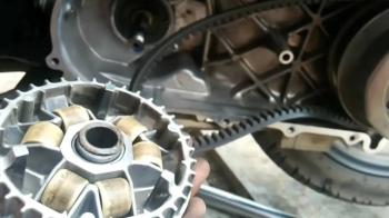 Kebiasaan Pengguna Motor Matik yang Bikin CVT Cepat Rusak