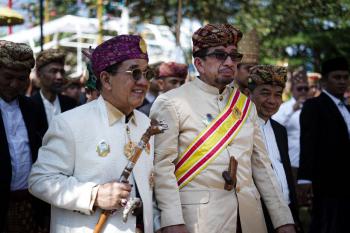 Silaturahmi dengan Masyarakat Adat Lampung, Salim Segaf Al Jufri Mendapat Gelar Adat Yang Mulia Datuan Satria Negara