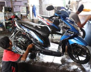 Berikut Cara Mengatasi Motor Susah Hidup Usai di Cuci 
