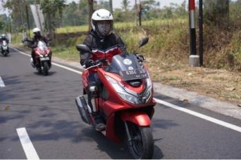 Ternyata Ban Motor Yang Bokat Atau Gundul Itu Bisa Bahaya Juga Loh!!   