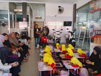 Peringati Hari Anak Nasional Honda Jaya Motor Gelar Showroom Event Lomba Mewarnai