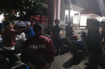 Respon Laporan 110, Polisi Bubarkan Tongkrongan Remaja di Sukarame