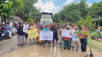 Dikritik Soal Jalan Rusak, Bupati Egi Apresiasi Kritik Kreatif Warga