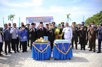 Wagub Chusnunia Chalim dan Forkopimda Provinsi Lampung Hadiri Upacara HUT TNI AL Ke-77 di Mako Lanal Lampung Caligi  