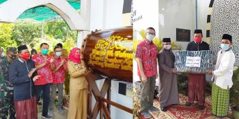 Menyerahakan Bedug, PSMTI Lampung Bermaksud Membangun Kebersamaan  dan Persaudaraan Antar Umat Beragama yang ada di Lampung. 