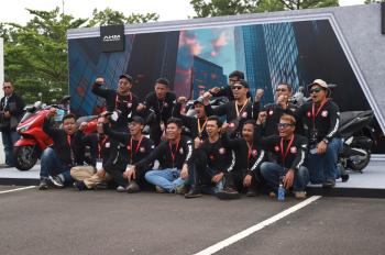 Berkah Punya PCX, 500 Bikers Honda Ditemui Pebalap MotoGP   