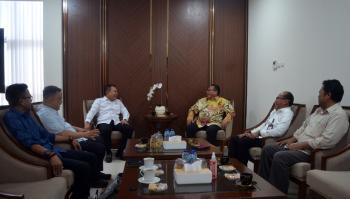 Jenderal TNI (Purn.) Prof. Dr. H. Dudung Abdurachman, S.E., M.M: Sentralistik Demokratik Bertujuan Mencapai Keseimbangan