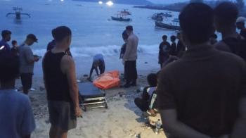Mayat Pria Tanpa Identitas Ditemukan Membusuk di Pantai Tanjung Selaki   