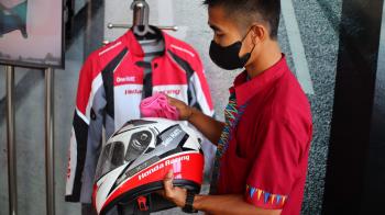 Apakah Helm Bisa Kadaluarsa? Begini Faktanya 