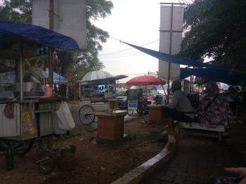 Curhat, Pedagang di Sekitaran Posko Penyekatan Kemiling Mengaku Sepi Pembeli