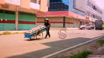 Kisah Perjuangan Penjual Air Bersih Keliling di Telukbetung demi Bantu Warga 