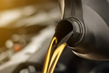 Sebenarnya, Apa Saja Sih Fungsi Oli Motor?