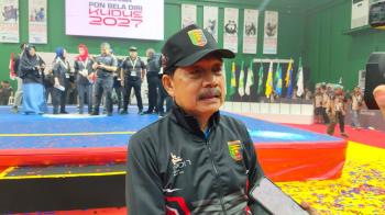 Waketum IV KONI Lampung A. Chrisna Putra Apresiasi Atlet dan Pengurus di PON Beladiri Kudus 2025