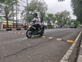 Bikin Polisi Tidur Jangan Sembarangan