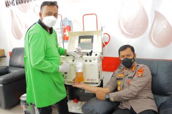 Bantu Penderita Covid-19, Kabid Humas Polda Lampung donorkan plasma konvalesen