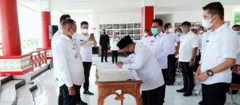 Komitmen Anti Korupsi, Seluruh Kepala OPD Pemkab Lampung Selatan Tandatangani Pakta Integritas