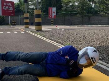Teknik Aman Jika Terjatuh dari Sepeda Motor