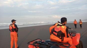 Pelajar SMK Ibu Kartini Yang Terseret Ombak Pantai Prangtritis Hingga Saat Ini Belum Ditemukan