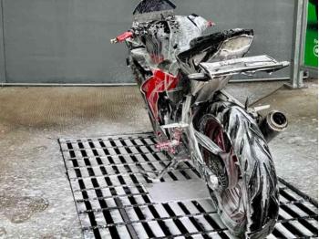 Agar Bersih Maksimal, Berikut Cara Mencuci Sepeda Motor Yang Tepat 