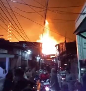 Cerita Warga yang Mendengar Detik-detik Depo Pertamina Plumpang KebakaranÂ 