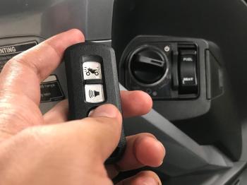 Kenapa Remote Smart Key Dilarang Ditaruh Dekat Hp dan TV? Ini Sebabnya
