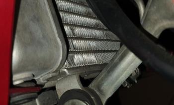 Ini Efek Ngeri ke Mesin Kalau Membiarkan Kisi-kisi Radiator Penyok