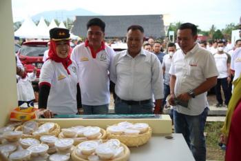 Bupati Nanang Ermanto Kunjungi Bazar UMKM, Dukung Pemulihan Perekonomian