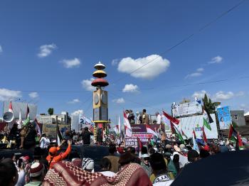 Aksi Damai Lampung Bersama Palestina Jilid 3: Ribuan Massa Padati Tugu Adipura