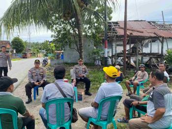 Wakapolres Lampung Barat Turun Langsung Dengarkan Curhat MasyarakatÂ 
