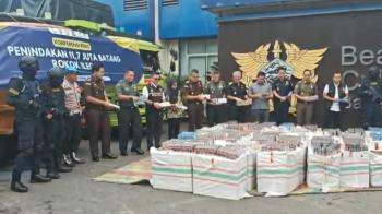 Dua Tersangka Diamankan, Bea Cukai Lampung Gagalkan Peredaran 11,7 Juta Rokok Ilegal Senilai Rp17,5 Miliar