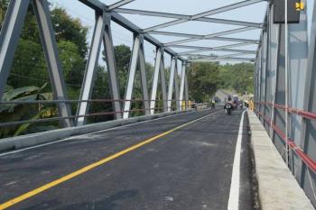 Hal Yang Dilarang Saat Berkendara Melewati Jembatan