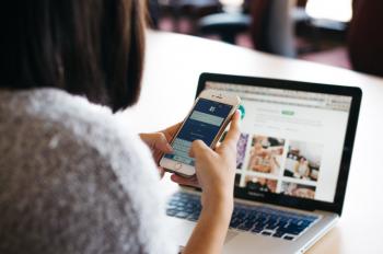 Soal 3 Aplikasi Down Pakar Sebut Warga Bumi Kecanduan Medsos