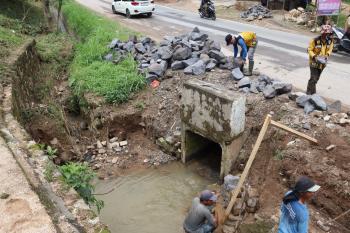 Pemkot Bandar Lampung Mulai Fokus Penertiban dan Perbaikan Saluran Drainase di Sejumlah Tempat 