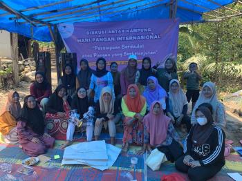 Perempuan Tiga Desa di Lampung Refleksikan Kedaulatan Pangan di Hari Pangan Sedunia