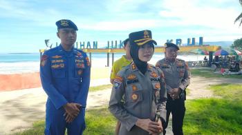 Sambut Krui Pro 2025, Polres Pesisir Barat Siagakan Polisi Turis Multibahasa