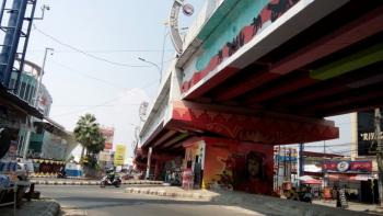 Pelukisan Mural di Flyover MBK Diberhentikan Sementara, Warga: Sejak Hari Raya Iduladha
