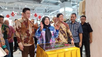 Wali Kota Eva Dwiana Resmikan Center Point Karang Indah Mall di Bandar Lampung