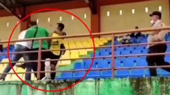 Viral Mantan Pemain Timnas Tendang Penonton Saat Liga 3