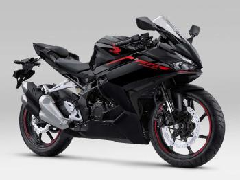 Honda CBR250RR Black Freedom Jadi Pilihan Alternatif Pecinta Motor Sport Kencang