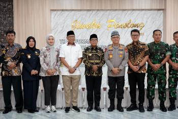 Tingkatkan Sinergitas dalam Rangka Dukung Pembangunan Lampung, Pj. Gubernur Samsudin dan Forkopimda Gelar Silaturahmi Bersama Gubernur dan Wakil Gubernur Lampung Terpilih 2025-2030