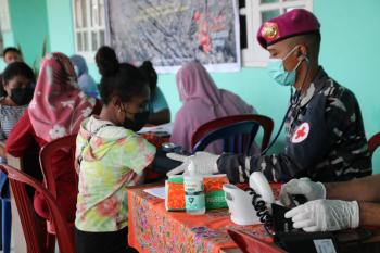 Serbuan Vaksinasi KORPS Marinir TNI AL Jangkau Tiga Distrik di Kabupaten Sorong