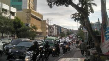 Jalan Kartini Macet, Ada Mobil MogokÂ 