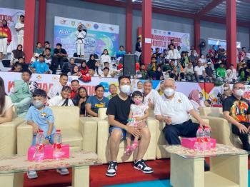 Walikota Surakarta Gibran Rakabuming Hadiri KEJURNAS SHORINJI KEMPO di UNS Surakarta 