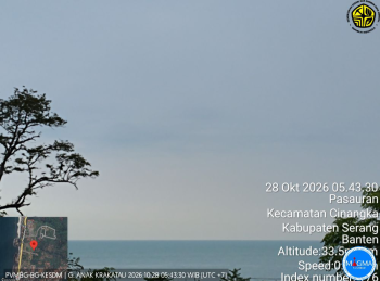 Anak Krakatau Alami Gempa Hembusan hingga Tremor Menerus, Status Tetap Siaga